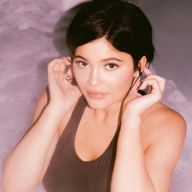 ESC: Celeb Swimsuits for Your Body
